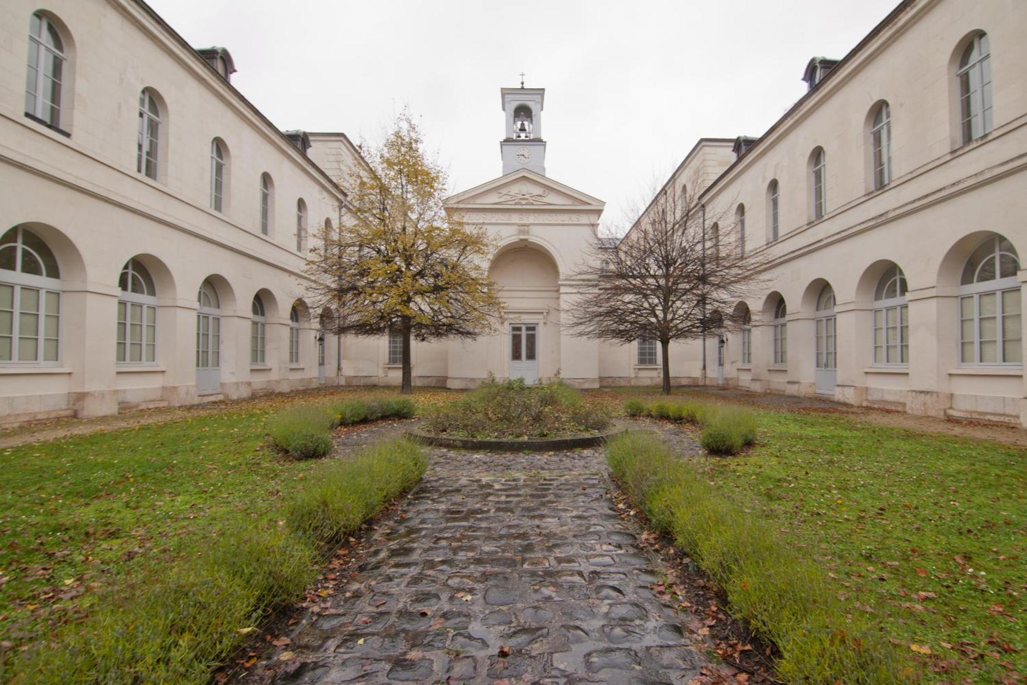 Le Saint Nicolas Troyes Eksteriør bilde